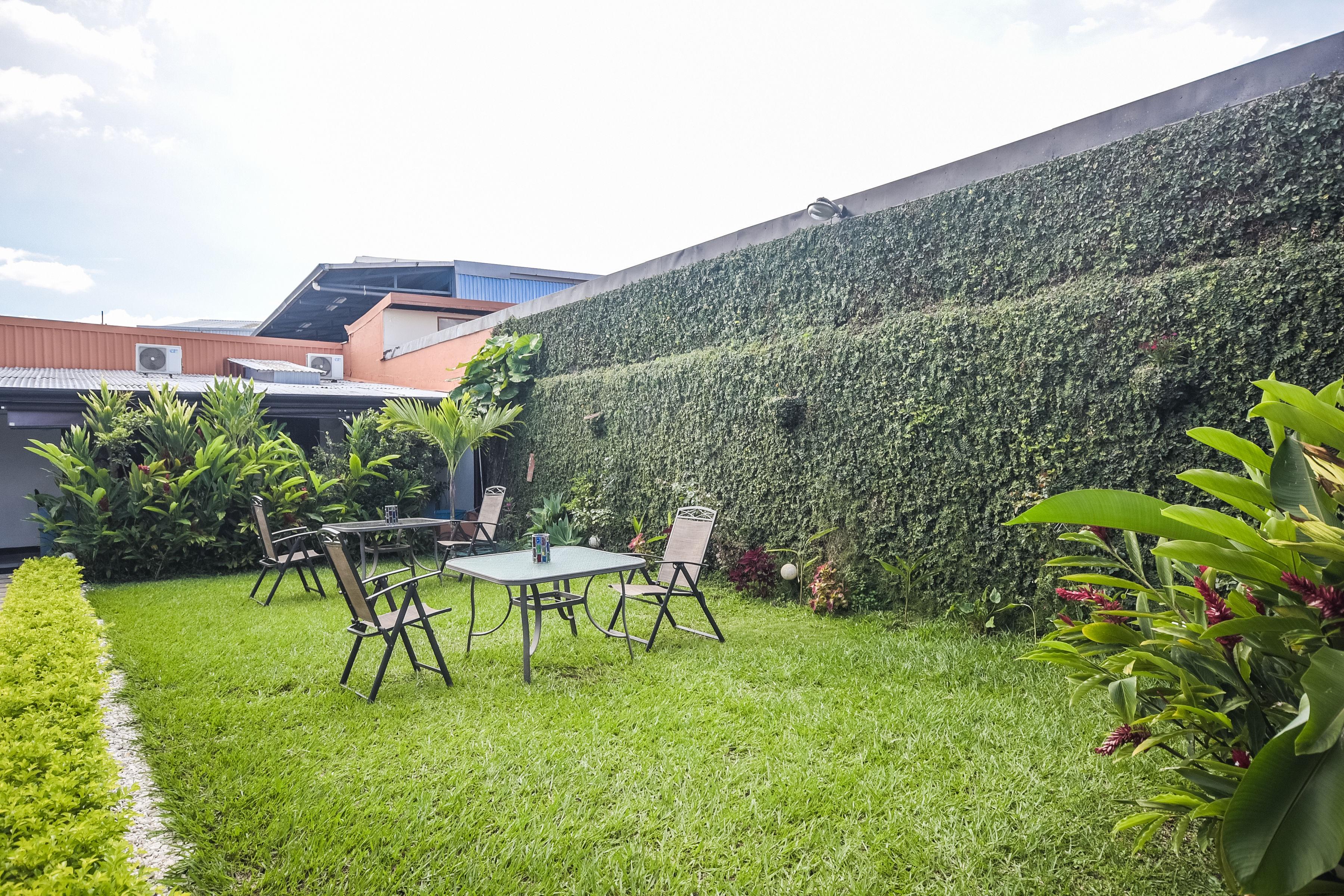 Berlor Airport Inn Alajuela Exterior foto